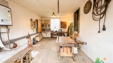 Prodej chalupy na klidném venkově s pozemkem 2 077 m² a zázemím pro soběstačný život
