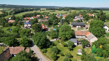 Prodej chalupy na klidném venkově s pozemkem 2 077 m² a zázemím pro soběstačný život