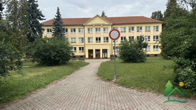 Pronájem bytu 2+1, 52 m² s balkonem a sklepem, ul. 9. května - Chvaletice