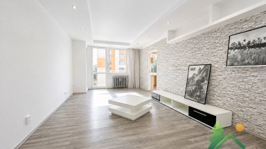 Pronájem bytu 3+1 se dvěma lodžiemi, Pardubice – Nábřeží Závodu míru