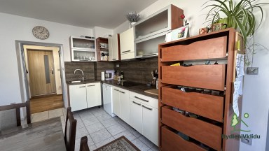 Rodinný dům po kompletní rekonstrukci 3+1, CP 925m2, Nemošice, Pardubice