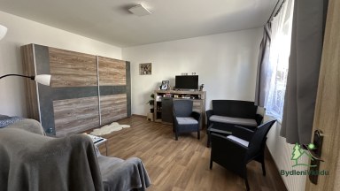 Rodinný dům po kompletní rekonstrukci 3+1, CP 925m2, Nemošice, Pardubice