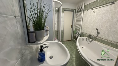 Rodinný dům po kompletní rekonstrukci 3+1, CP 925m2, Nemošice, Pardubice